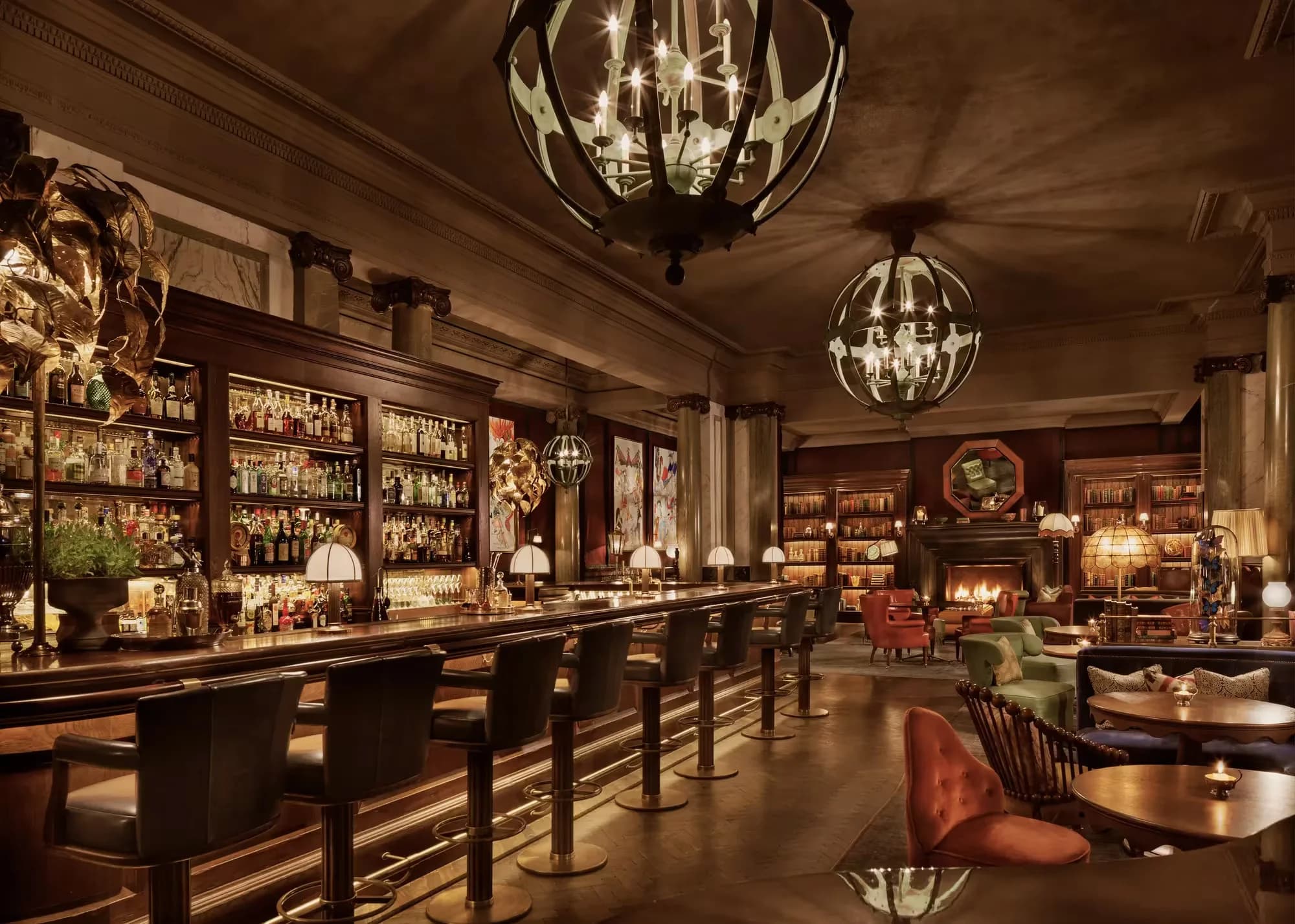 Lifestyle & Mixologie : Les Meilleurs Bars d'Hôtels à Londres pour un Cocktail en Toute Discrétion