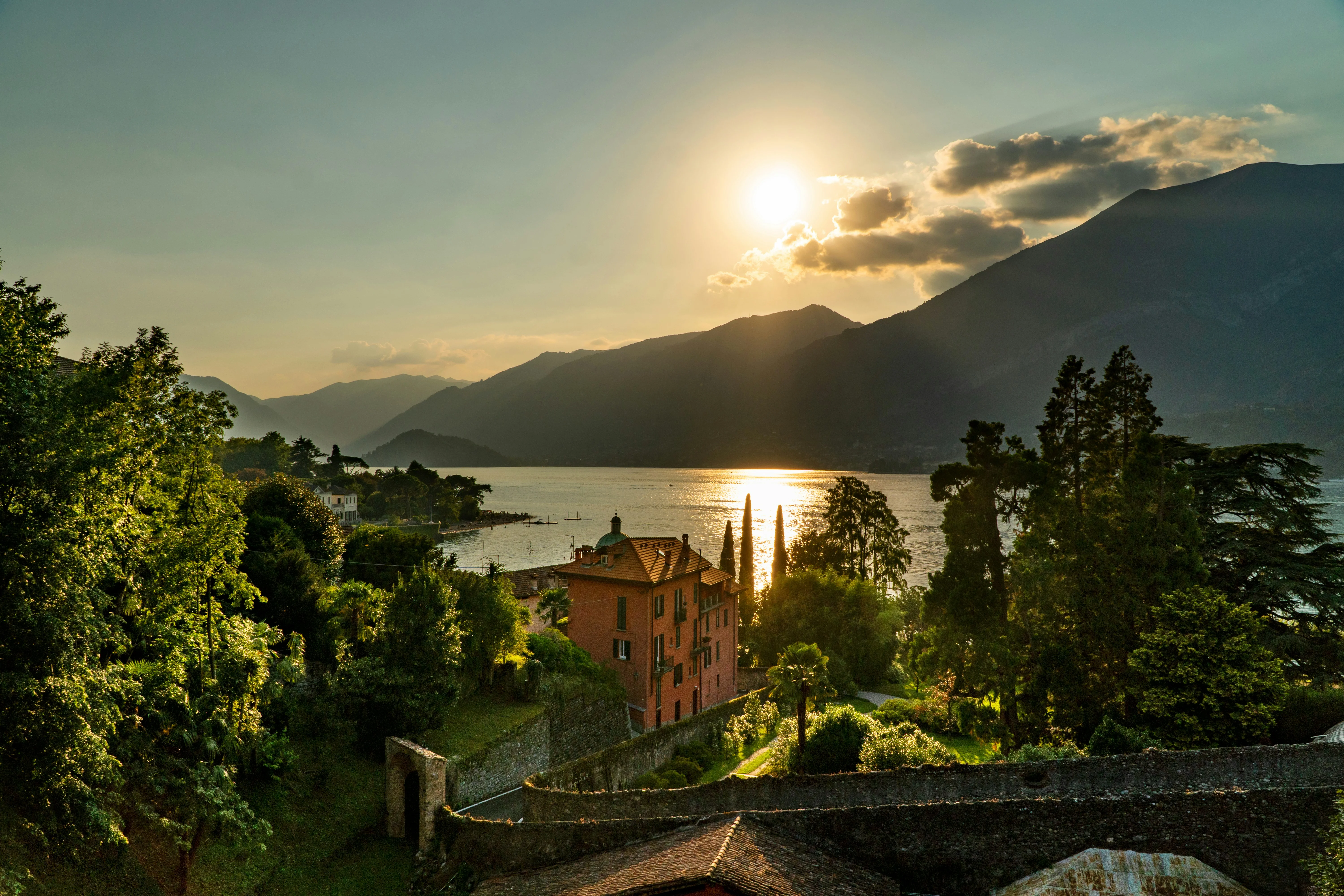 marco-angelo-OU1oC2ufI28-unsplash