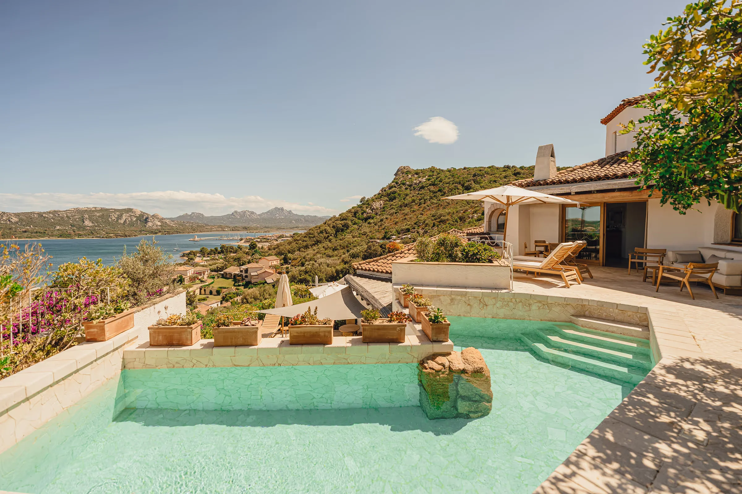 67a3116c7d554e61f5dab2bd_Aethos_Sardinia_Rooms_806_DSC2049-Edit_PION_ed