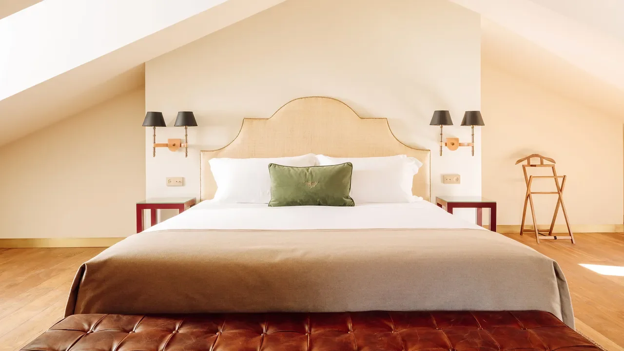 hotel-das-amoreiras-room-junior-attic-suite-3